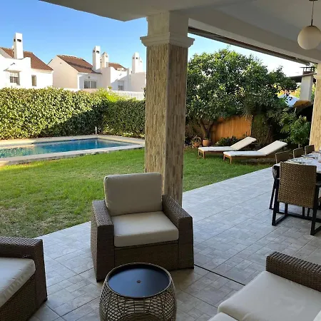 Family With Private Swimming Pool & Garden * Marbella